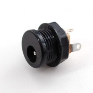 DC aljzat, műanyag, beépíthető – 5.5 / 2.5 mm