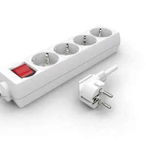 Hálózati kapcsolós elosztó, 4 aljzat, 1m