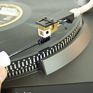 Tűtisztító folyadék kefével - ANALOGIS